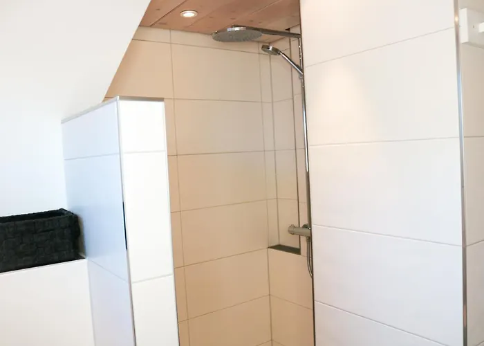 Wolfsgrund Und/oder - Luxus In Seenähe Mit Tollem Garten Gasthof *